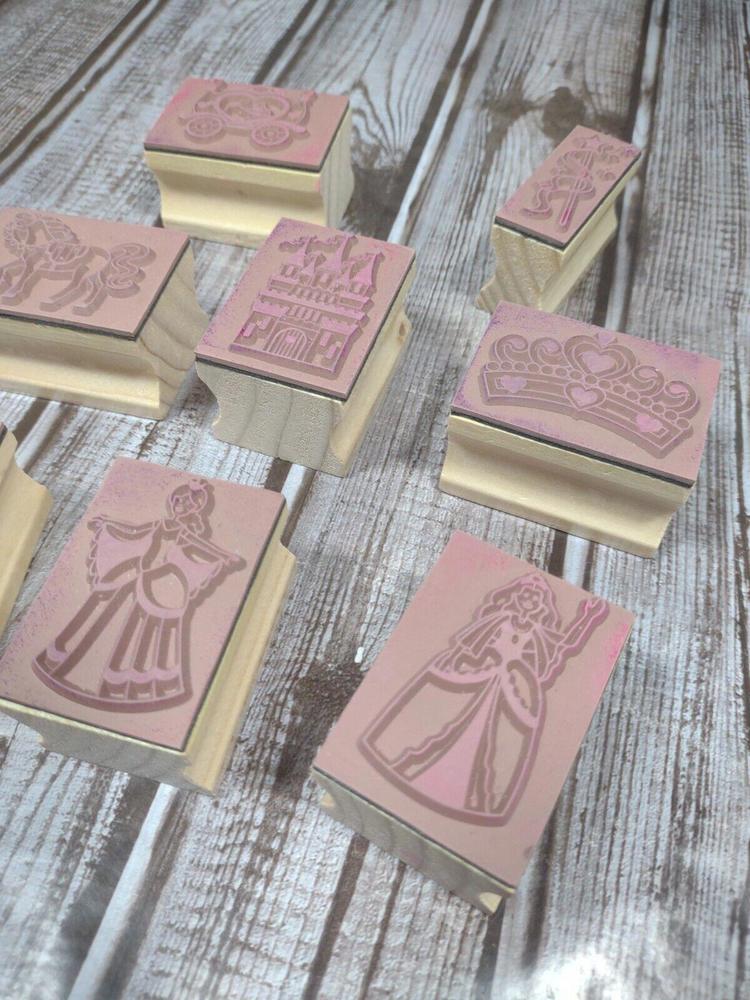 Lot of 8 Princesses Rubber & Wood Stamps Very Lightly Used EUC - Picture 6 of 9